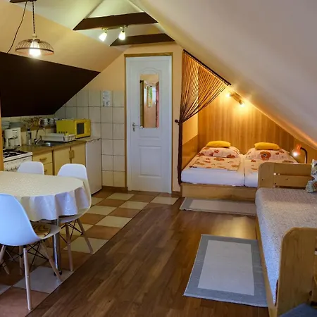 4 Evszak Apartman Gyula Exterior photo